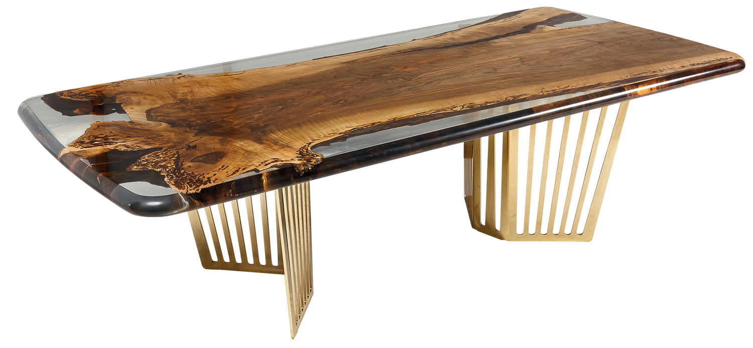 Valnød og epoxy spisebord