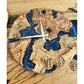 Vægur: Oliventræ og blå epoxy